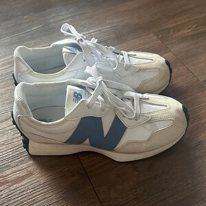 New Balance White and Blue Women's Sneakers